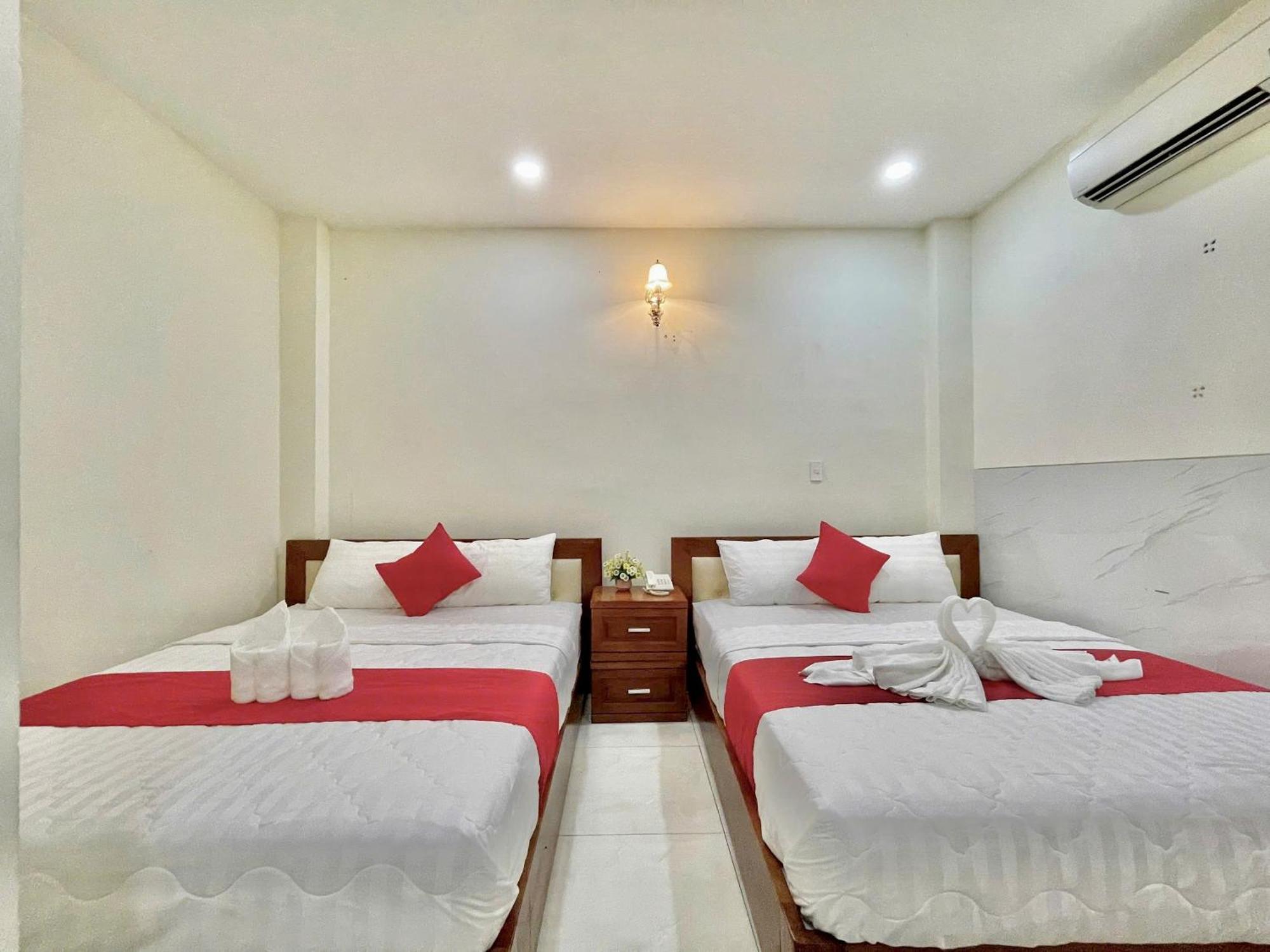 Nhu Y Hotel Ho Chi Minh City Exterior photo